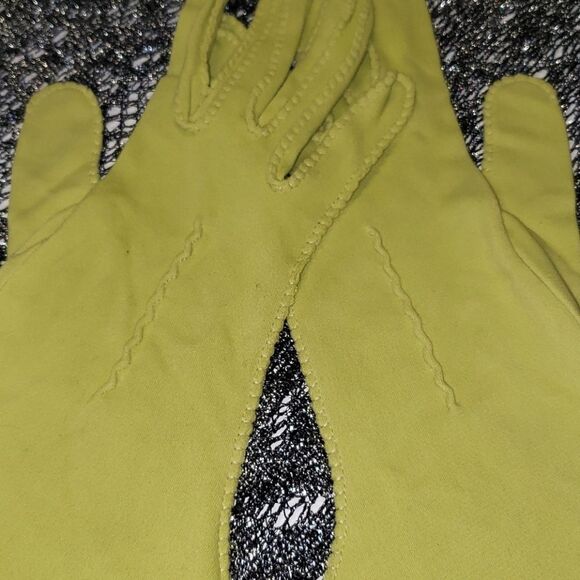VNTG 50's/60's Nylon Gloves - Picture 3 of 5